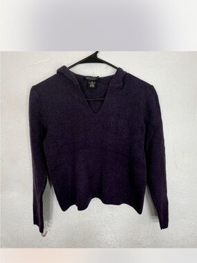 100% Merino wool Hooded cropped V-Neck Sweater in Deep Purple